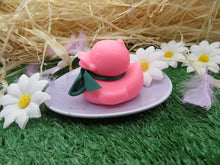 Load image into Gallery viewer, May Chang Bubbleduck Soap