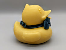 Lade das Bild in den Galerie-Viewer, Lemon Bubbleduck Soap