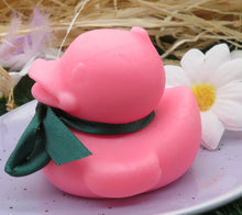 Load image into Gallery viewer, May Chang Bubbleduck Soap