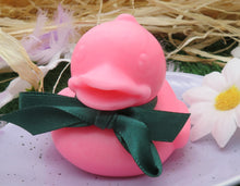 Load image into Gallery viewer, May Chang Bubbleduck Soap