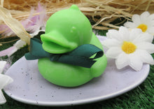 Load image into Gallery viewer, Lemongrass Bubble Duck
